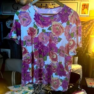 Pink and red tones rose top